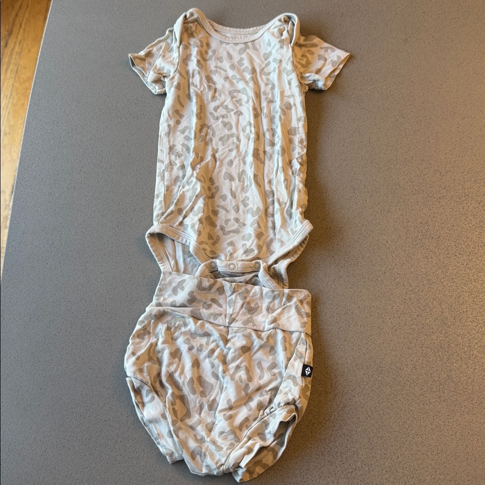 NEW never worn Kyte Baby Oat Leopard Print Baby Onesie and shorts set